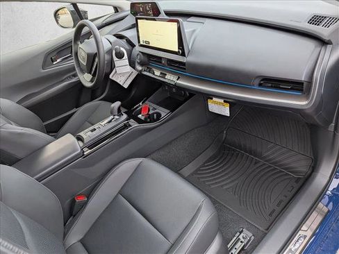 Certified 2025 Toyota Prius XLE image 21