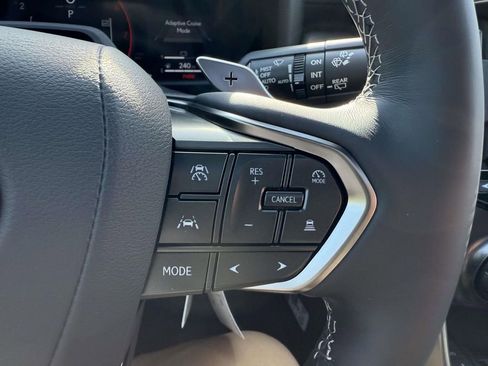 New 2025 Lexus LX 600 4WD w/ Luxury Package image 16