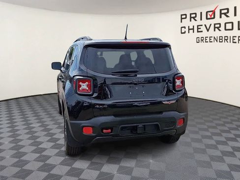 Used 2016 Jeep Renegade Trailhawk w/ Premium Trailhawk Package AWD/4WD image 7