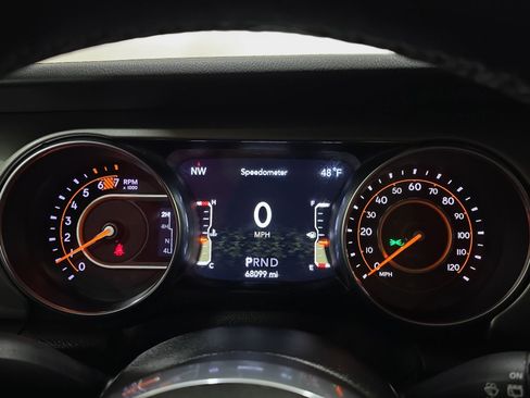 Used 2019 Jeep Wrangler Unlimited Sahara image 21