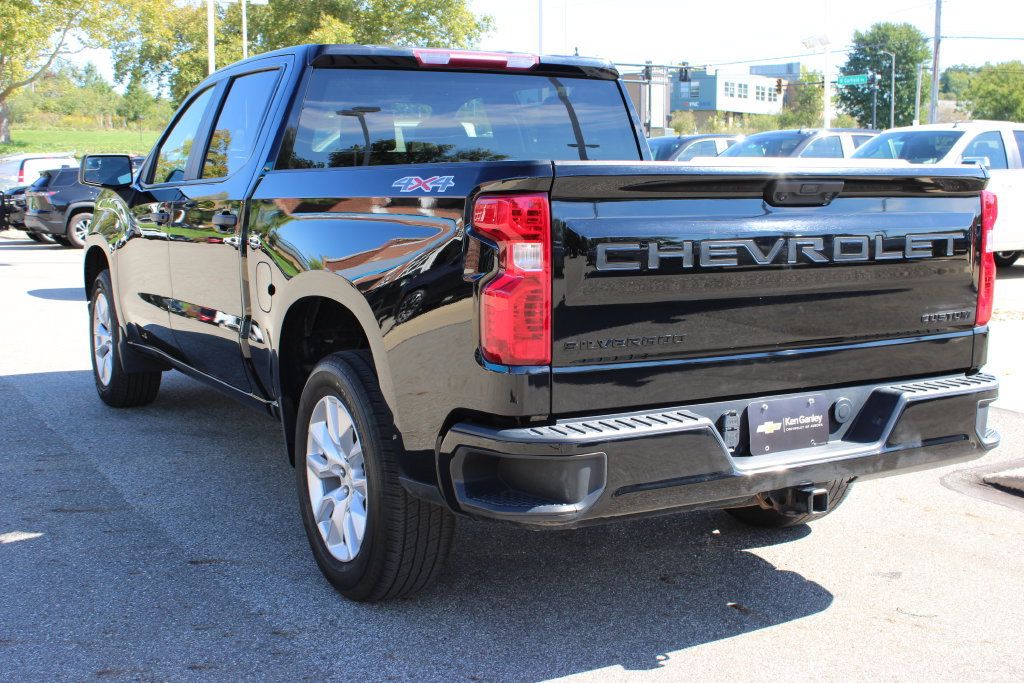 Used 2022 Chevrolet Silverado 1500 Custom w/ LPO, Dark Essentials Package AWD/4WD image 26