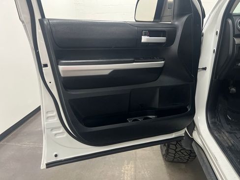 Used 2016 Toyota Tundra SR5 w/ SR5 Upgrade Package image 11