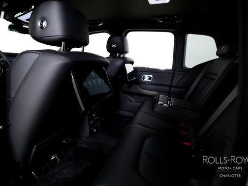 Used 2026 Rolls-Royce Cullinan AWD/4WD image 20