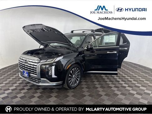 Used 2023 Hyundai Palisade Calligraphy image 18