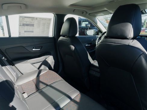 New 2026 Nissan Sentra SR w/ SR Premium Package FWD image 26