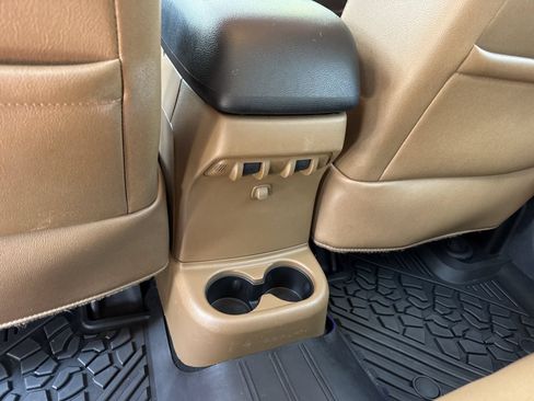 Used 2018 Jeep Wrangler Unlimited Sahara w/ Max Tow Package AWD/4WD image 11