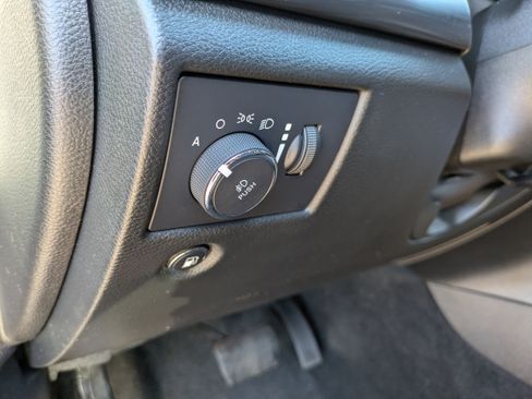 Used 2021 Jeep Grand Cherokee Laredo image 19