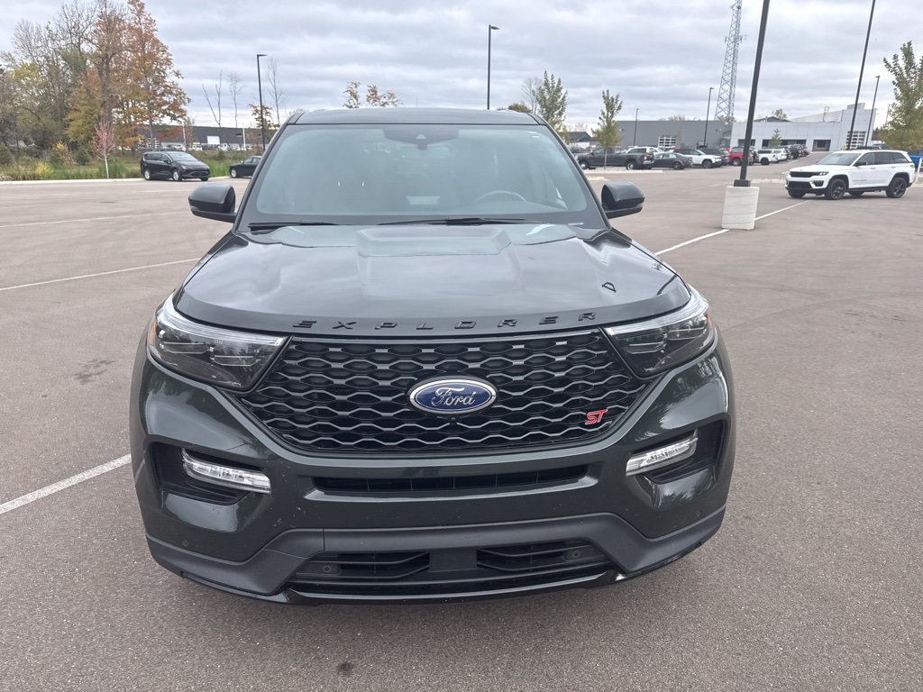 Used 2022 Ford Explorer ST w/ Equipment Group 401A AWD/4WD image 2