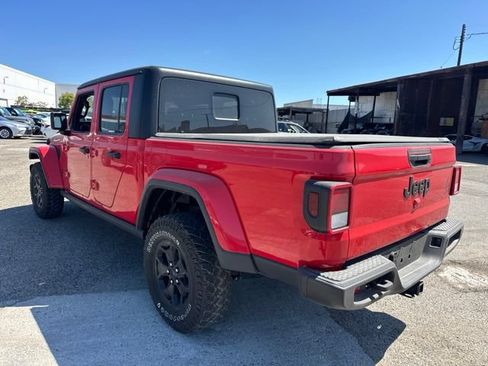 Used 2022 Jeep Gladiator Sport AWD/4WD image 7