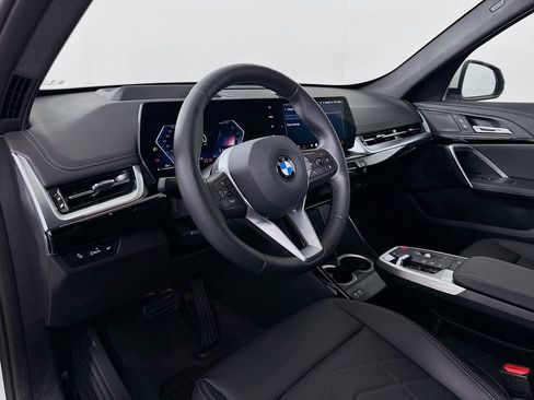 Used 2025 BMW X1 xDrive28i w/ Technology Package image 9