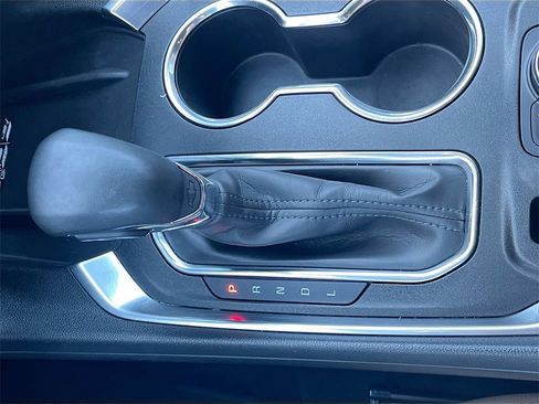 Used 2023 Chevrolet Traverse Premier image 17