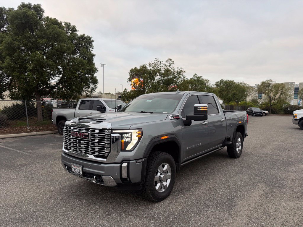 Used 2024 GMC Sierra 2500 Denali w/ Denali Reserve Package AWD/4WD image 1
