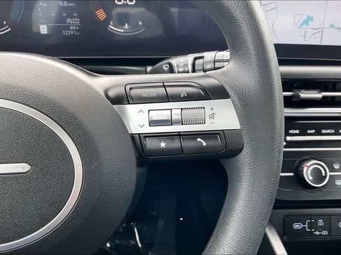 Certified 2025 Hyundai Tucson SE FWD image 19