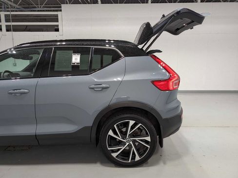 Used 2021 Volvo XC40 T5 R-Design w/ Advanced Package image 11