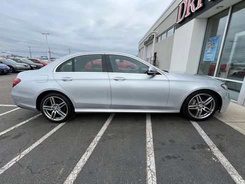 Used 2017 Mercedes-Benz E 300 4MATIC image 11