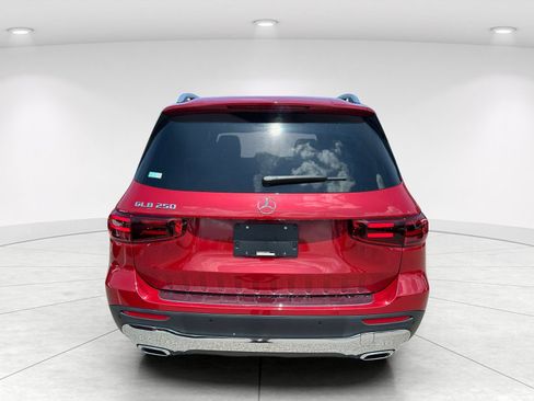 Used 2024 Mercedes-Benz GLB 250 image 6