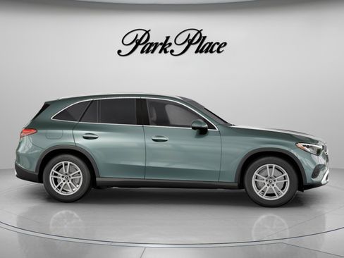 Used 2026 Mercedes-Benz GLC 300 image 26