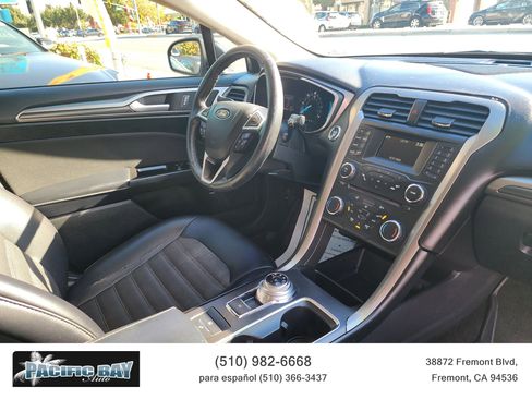 Used 2017 Ford Fusion SE w/ Equipment Group 601A image 13