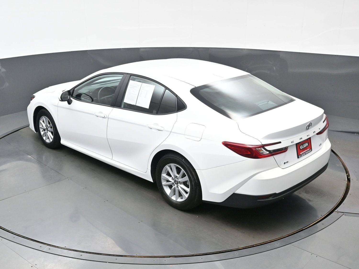 Used 2025 Toyota Camry LE FWD image 38