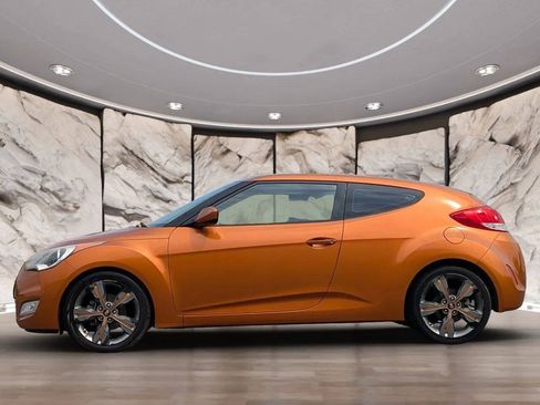 Used 2016 Hyundai Veloster w/ Option Group 03 FWD image 2