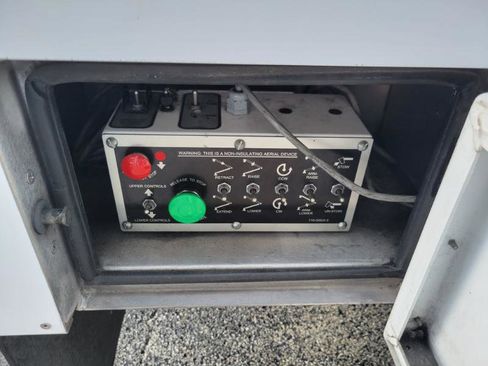 Used 2017 RAM 5500 Tradesman w/ Power & Remote Entry Group image 19