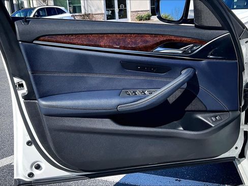 Used 2018 BMW 530i w/ Premium Package image 22