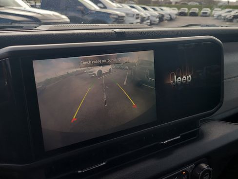 Used 2024 Jeep Wrangler Sport S image 21