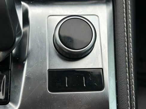 Used 2024 Jaguar F-PACE R-Dynamic S image 33