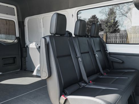 Used 2020 Mercedes-Benz Sprinter 2500 image 23