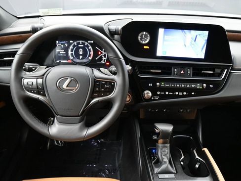 Used 2024 Lexus ES 350 w/ Premium Package image 6