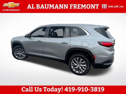 Used 2025 Buick Enclave Preferred AWD/4WD image 11