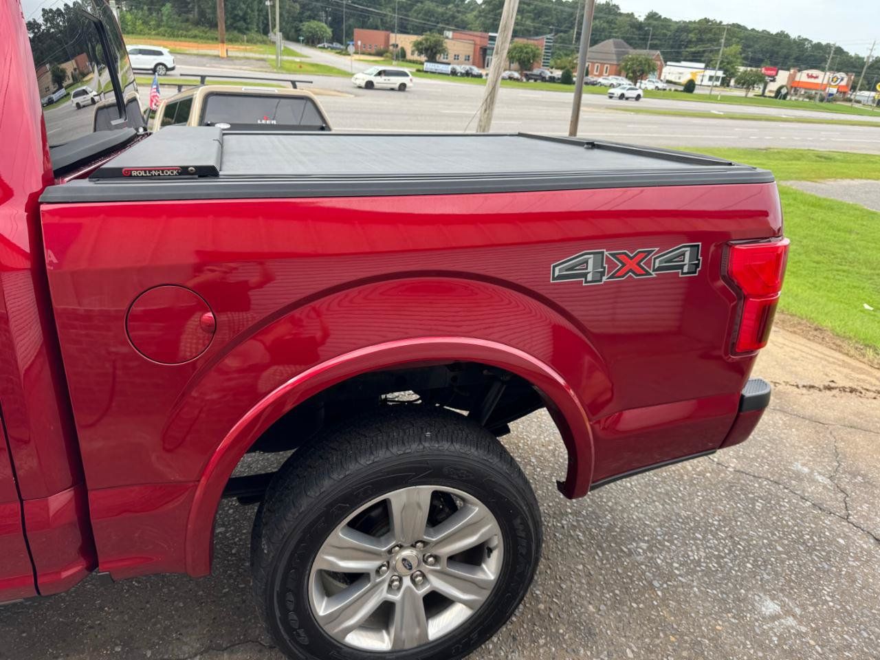 Used 2019 Ford F150 Platinum w/ Equipment Group 701A Luxury AWD/4WD image 9