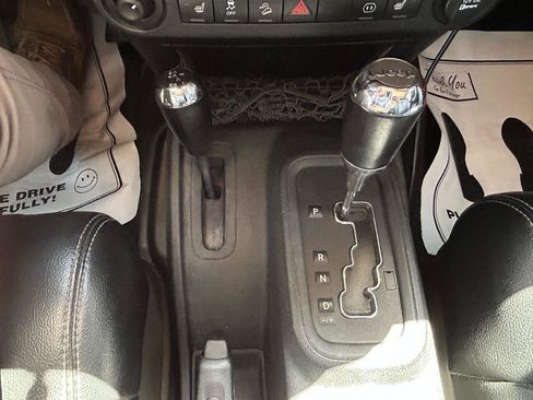 Used 2012 Jeep Wrangler Sahara w/ Dual Top Group AWD/4WD image 22