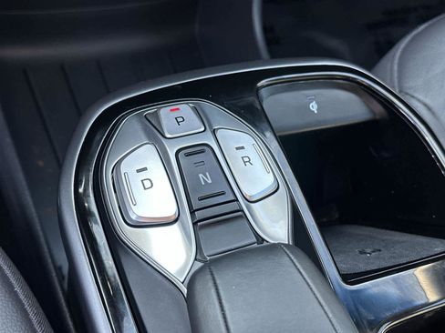 Used 2020 Hyundai Ioniq Limited image 18