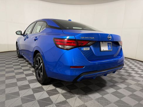 Used 2025 Nissan Sentra SV FWD image 2