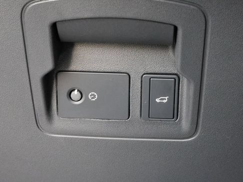 Used 2024 Land Rover Defender 110 S AWD/4WD image 11