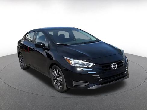 Used 2025 Nissan Versa SV FWD image 3