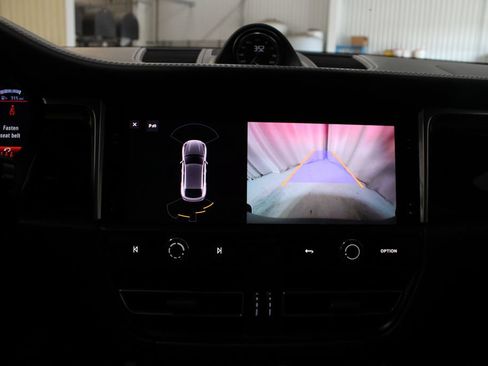 Used 2023 Porsche Macan Turbo AWD/4WD image 4