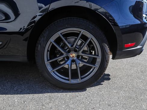 Used 2024 Porsche Macan Turbo image 8