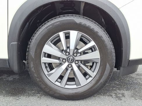 Certified 2023 Nissan Pathfinder SL w/ Black Appearance Package image 10