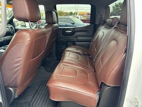 Used 2021 Chevrolet Silverado 1500 LT AWD/4WD image 18