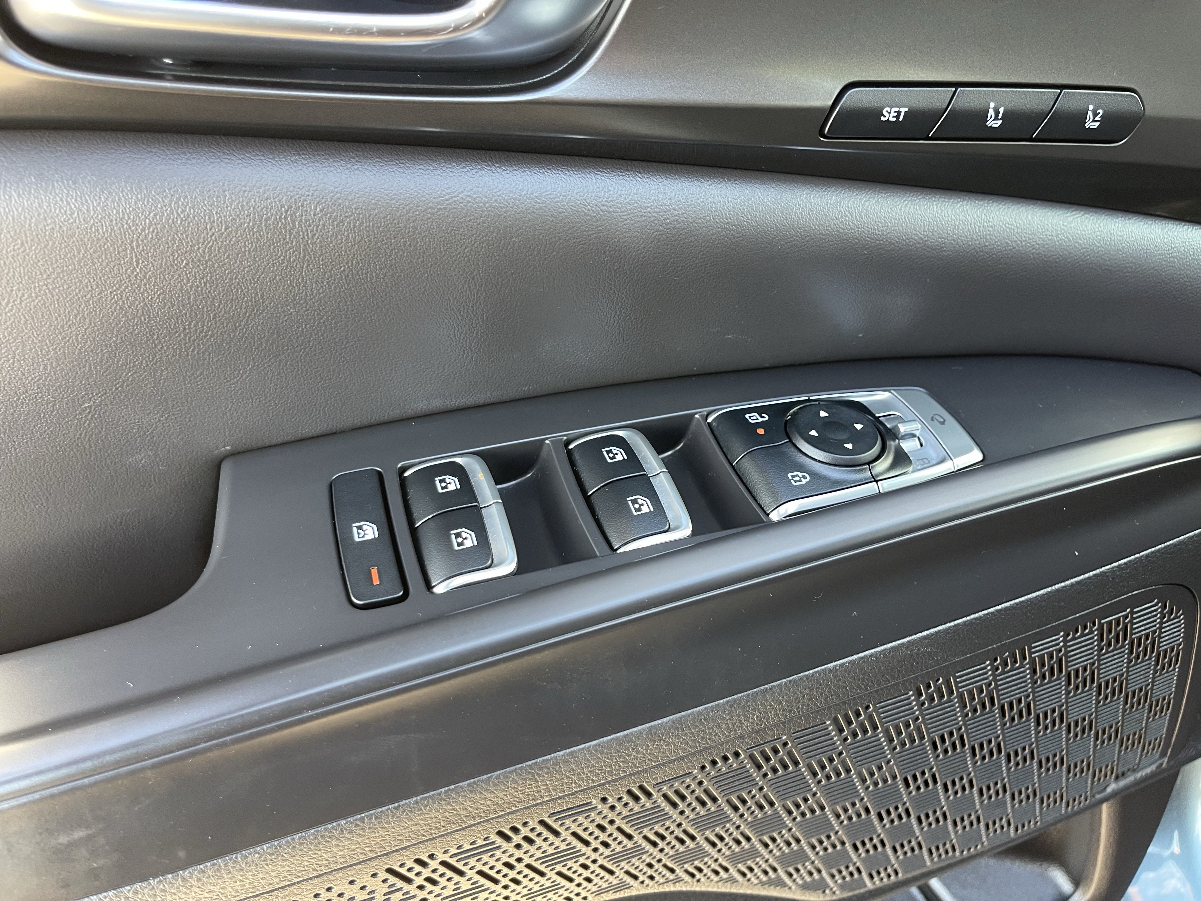 Certified 2025 Kia Carnival SX Prestige FWD image 21
