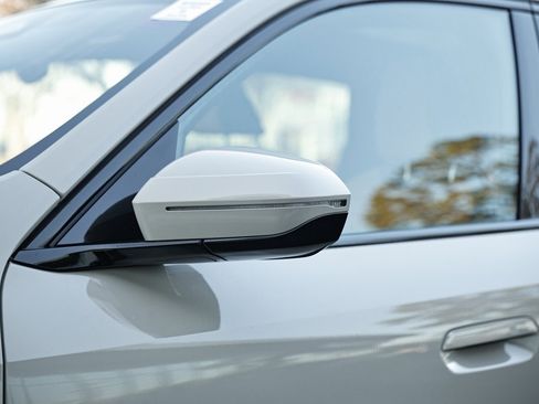 Certified 2025 BMW X3 xDrive30i w/ M Sport Package image 11