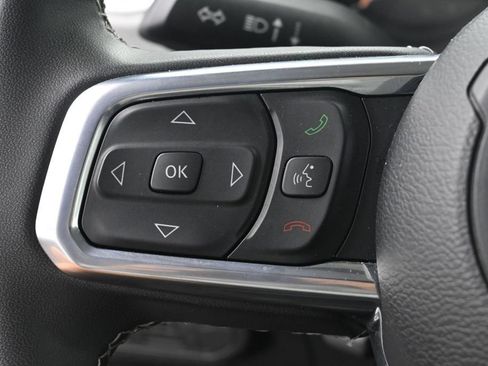 Used 2025 Jeep Wrangler Unlimited Sahara AWD/4WD image 19
