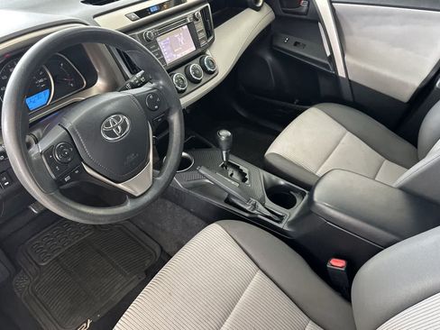 Used 2015 Toyota RAV4 LE FWD image 11