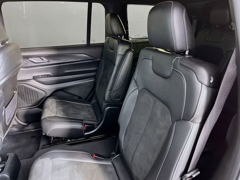 Used 2023 Jeep Grand Cherokee L Laredo AWD/4WD image 29