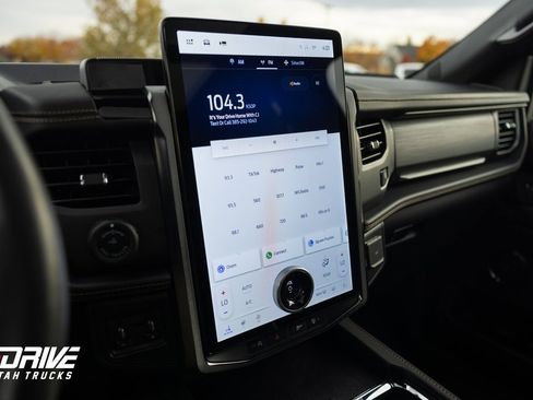 Used 2024 Ford Expedition Max Platinum image 33