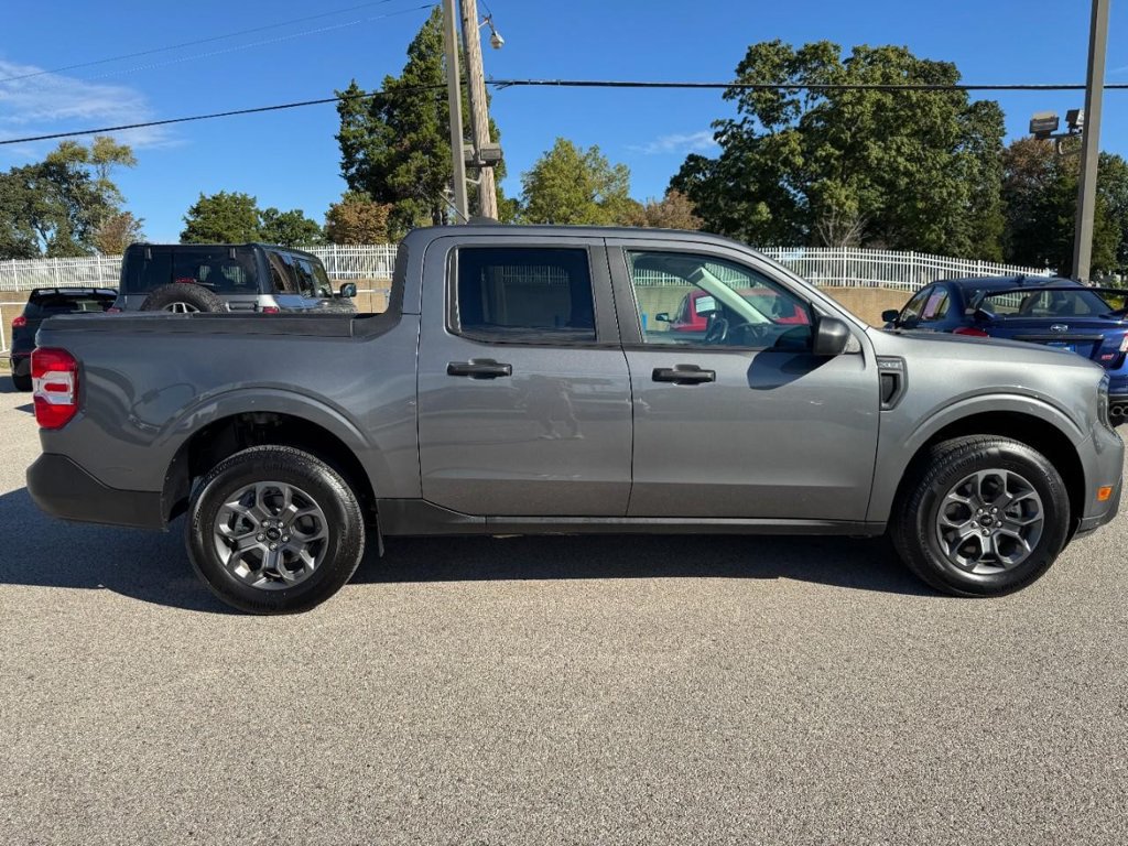 Used 2025 Ford Maverick XLT w/ Equipment Group 302A AWD/4WD image 2