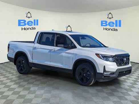 New 2026 Honda Ridgeline Black Edition image 4
