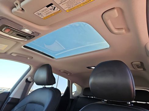 Used 2024 Hyundai Kona Limited image 15